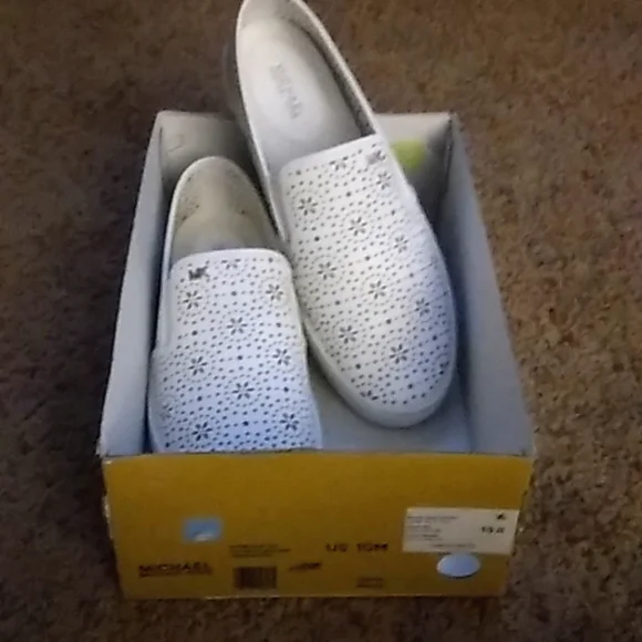 Michael kors size 10 white Michael Kors Size 10 Women Raina Lace-Up Trainer Running  main image 3